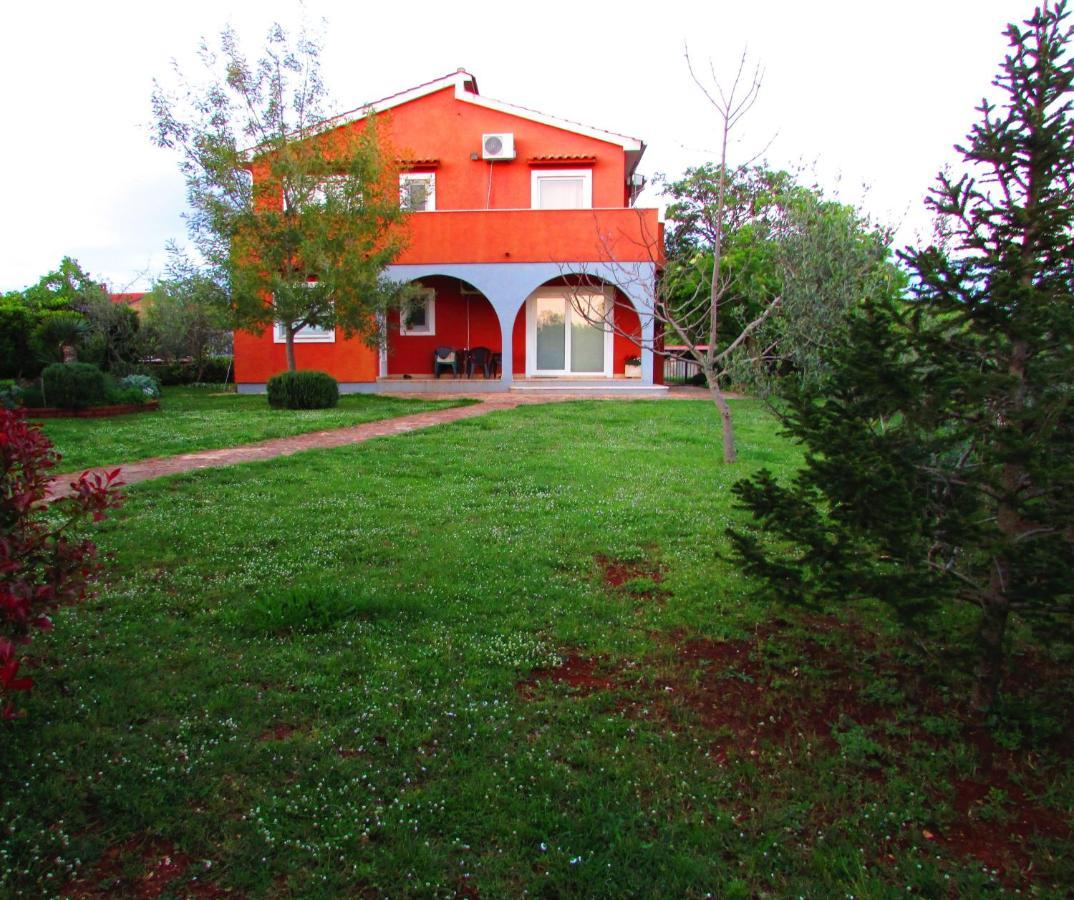 Apartman Perci Vrh Tar-Vabriga Exterior photo